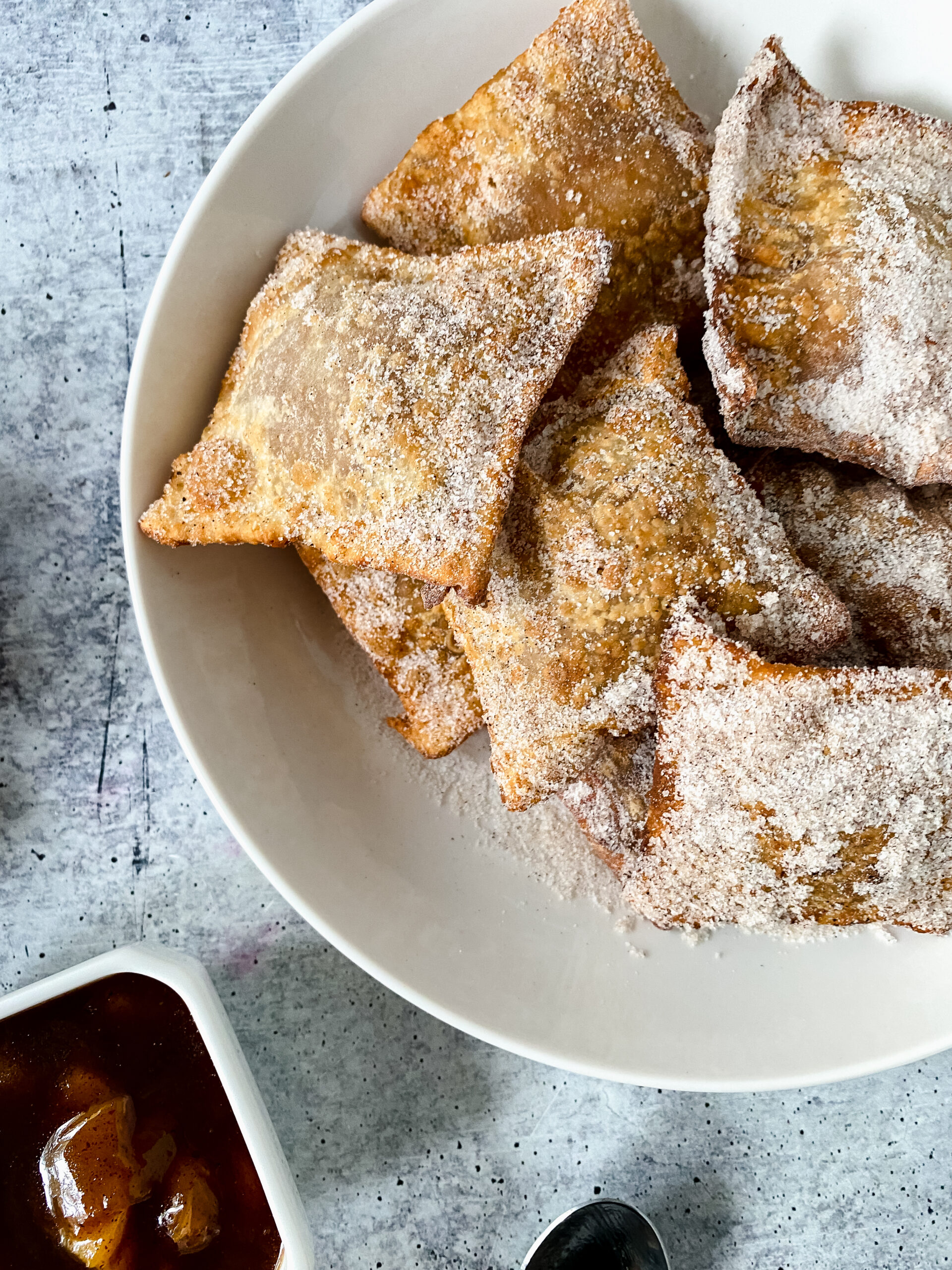 peach cobbler ravioli on theaffordablefoodie.com