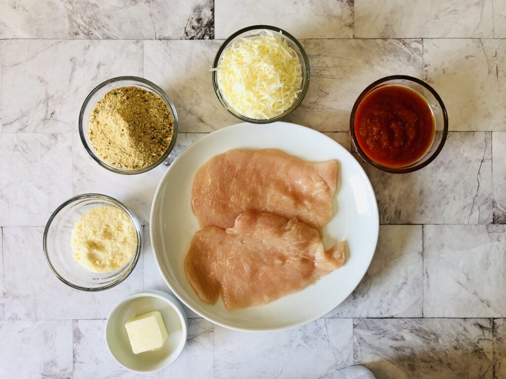Copy Cat Easy Baked Chicken Parmesan Recipe on www.theaffordablefoodie.com