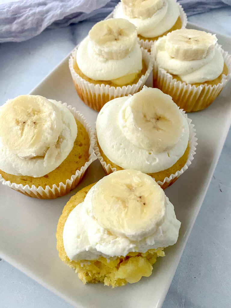 Banana Cream Pie Cupcakes Recipe at www.chefkimihou.com