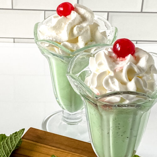 Copy Cat McDonald's Shamrock Shake at www.theaffordablefoodie.com